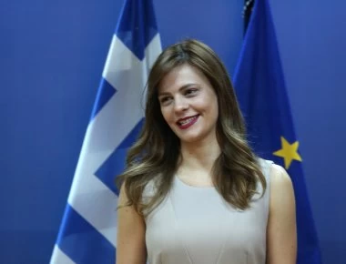Ε. Αχτσιόγλου: Συνάντηση με θεσμούς και συζήτηση για κατώτατο μισθό